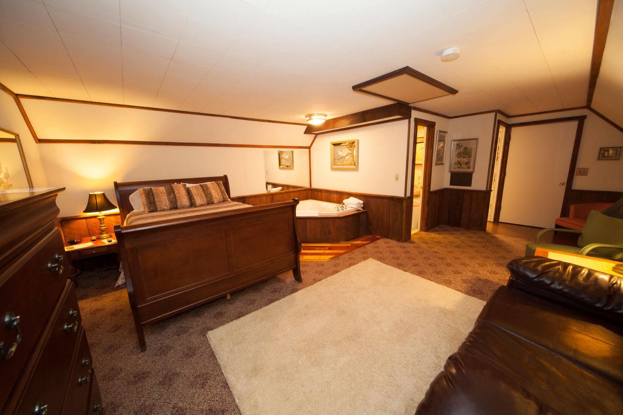 Hotel Log &
