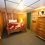 Log Cabin Lodge & Suites