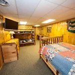 Log Cabin Lodge & Suites