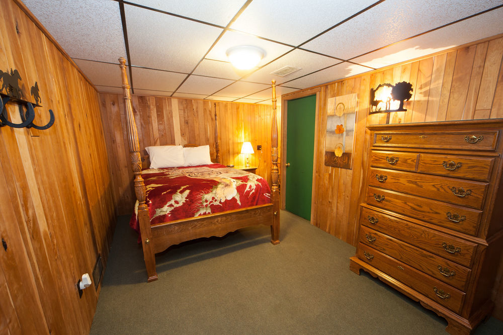 Log & Hotel 2*